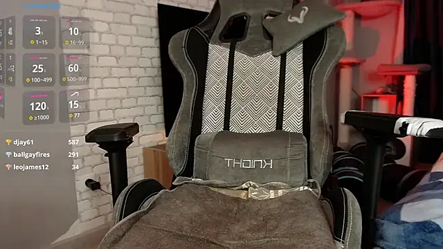 LeoPaulini online show from December 25, 2024, 2:45 pm