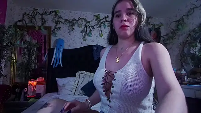 Snapshot of Elizabeth77_ chatting on October 2, 2025, 10:18 am Elizabeth77 online show from October 2, 2025, 10:18 am