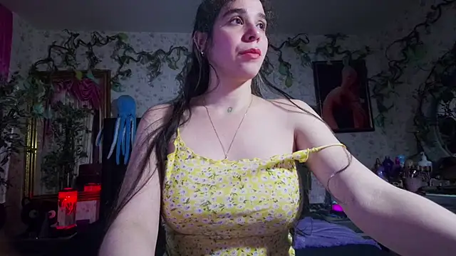 Snapshot of Elizabeth77_ chatting on October 19, 2025, 10:29 am Elizabeth77 online show from October 19, 2025, 10:29 am