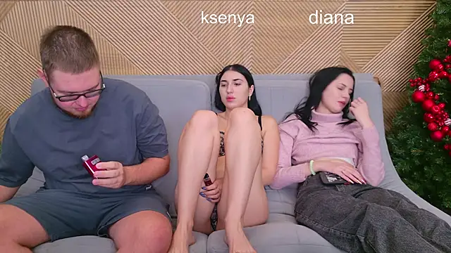 Snapshot of Ksenny chatting on December 5, 2025, 4:22 am Ksenny online show from December 5, 2025, 4:22 am