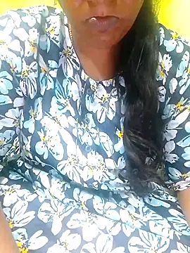 Snapshot of Tamilpriya46 chatting on November 9, 2025, 5:06 pm Tamilpriya46 online show from November 9, 2025, 5:06 pm