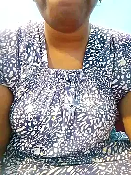 Snapshot of Tamilpriya46 chatting on November 19, 2025, 5:13 pm Tamilpriya46 online show from November 19, 2025, 5:13 pm