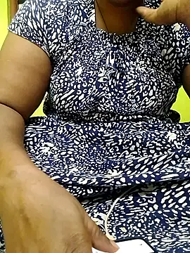 Snapshot of Tamilpriya46 chatting on October 30, 2025, 5:43 pm Tamilpriya46 online show from October 30, 2025, 5:43 pm