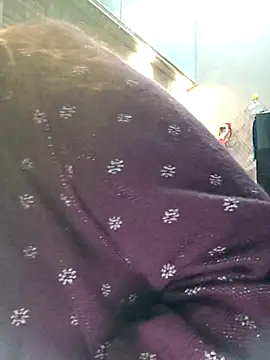 Snapshot of Dianaa9 chatting on December 4, 2025, 8:35 am Dianaa9 online show from December 4, 2025, 8:35 am