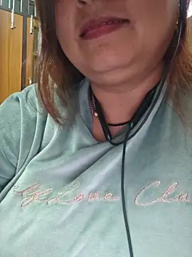 Snapshot of Dianaa9 chatting on February 6, 2026, 10:55 am Dianaa9 online show from February 6, 2026, 10:55 am