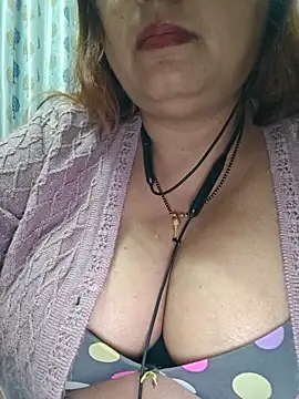 Snapshot of Dianaa9 chatting on December 19, 2025, 7:33 am Dianaa9 online show from December 19, 2025, 7:33 am