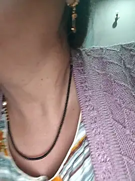 Snapshot of Dianaa9 chatting on February 15, 2026, 5:41 am Dianaa9 online show from February 15, 2026, 5:41 am