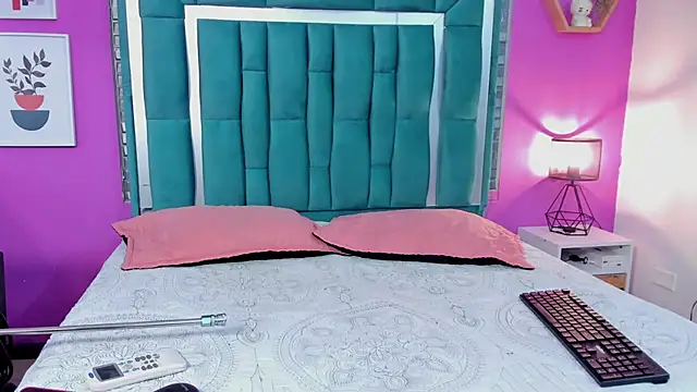 LORENSCOLLINS online show from February 20, 2026, 12:51 pm