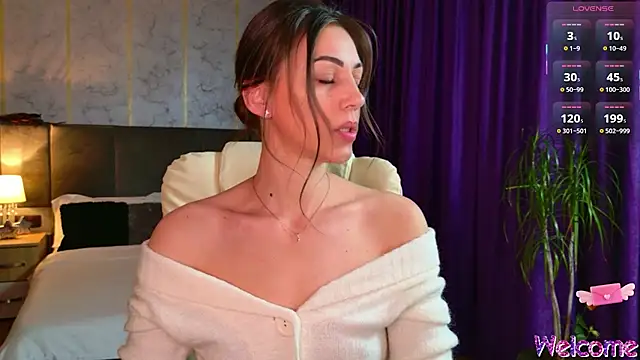 Snapshot of -KASANDRA- chatting on February 24, 2026, 3:35 pm -KASANDRA- online show from February 24, 2026, 3:35 pm