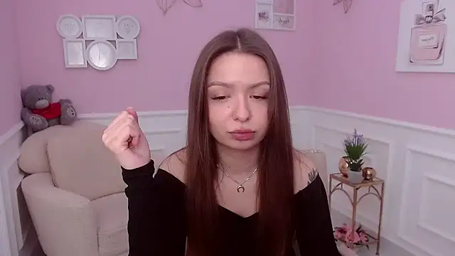 Snapshot of LucySkilar chatting on December 19, 2024, 7:29 am LucySkilar online show from December 19, 2024, 7:29 am