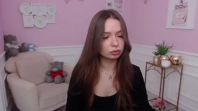 LucySkilar online show from November 23, 2025, 5:39 am