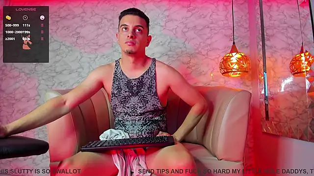 Maximo   online show from November 25, 2025, 10:10 pm