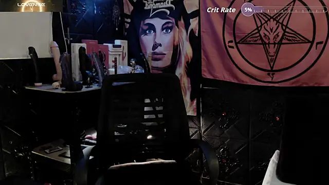 Snapshot of Evil_Queen_666 chatting on June 26, 2026, 7:03 am Evil Queen 666 online show from June 26, 2026, 7:03 am