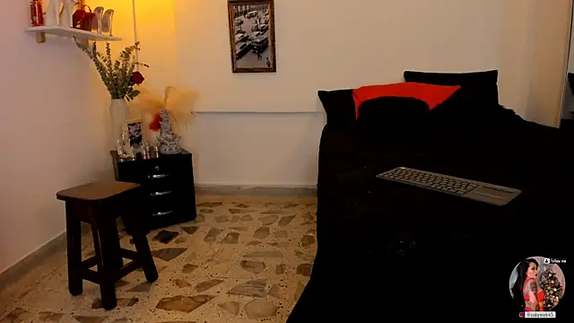 Snapshot of leslie_k chatting on March 6, 2025, 10:20 am leslie k online show from March 6, 2025, 10:20 am