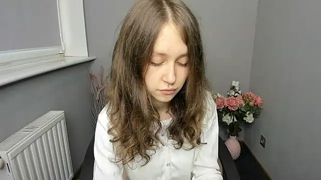 Snapshot of AfinaCutie chatting on September 19, 2025, 6:28 am AfinaCutie online show from September 19, 2025, 6:28 am