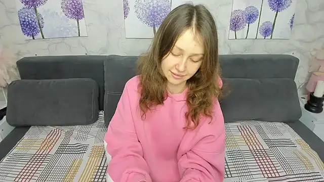 Snapshot of AfinaCutie chatting on February 10, 2025, 1:44 pm AfinaCutie online show from February 10, 2025, 1:44 pm