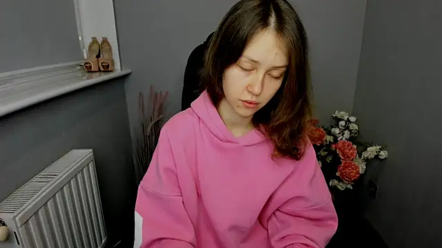 Snapshot of AfinaCutie chatting on February 9, 2025, 7:48 am AfinaCutie online show from February 9, 2025, 7:48 am