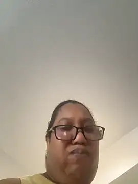 Snapshot of ebonyred chatting on September 12, 2025, 12:49 pm ebonyred online show from September 12, 2025, 12:49 pm