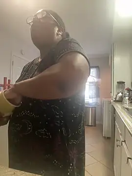 ebonyred online show from December 15, 2025, 2:01 pm