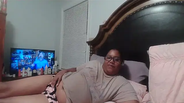 Snapshot of ebonyred chatting on May 7, 2026, 1:10 am ebonyred online show from May 7, 2026, 1:10 am