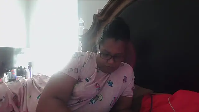 Snapshot of ebonyred chatting on November 20, 2025, 1:45 pm ebonyred online show from November 20, 2025, 1:45 pm