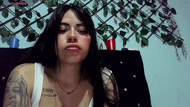 sylvana 19 online show from September 14, 2025, 4:57 am