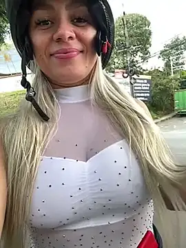 nicole valencia  online show from March 9, 2025, 7:48 pm