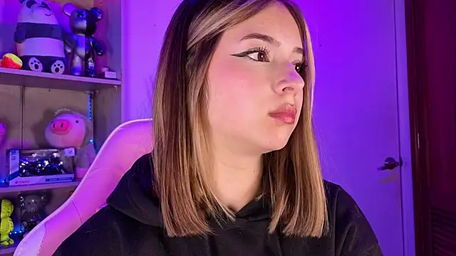 EmilyMiller  online show from April 25, 2026, 3:09 pm