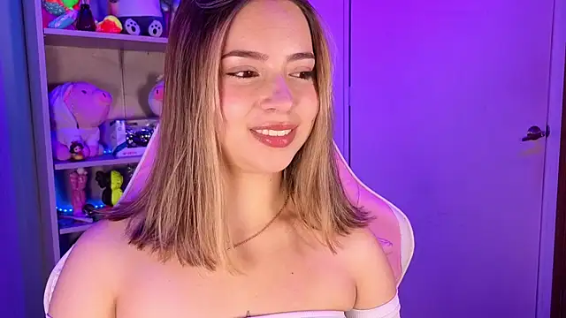 EmilyMiller  online show from May 22, 2026, 3:10 pm