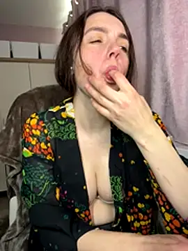 Snapshot of GillKelly chatting on November 27, 2025, 2:50 pm GillKelly online show from November 27, 2025, 2:50 pm