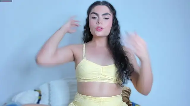 Snapshot of cheryl_blossom69 chatting on December 15, 2025, 1:33 am cheryl blossom69 online show from December 15, 2025, 1:33 am