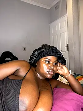 Honeycoco0211 online show from November 11, 2025, 6:08 am