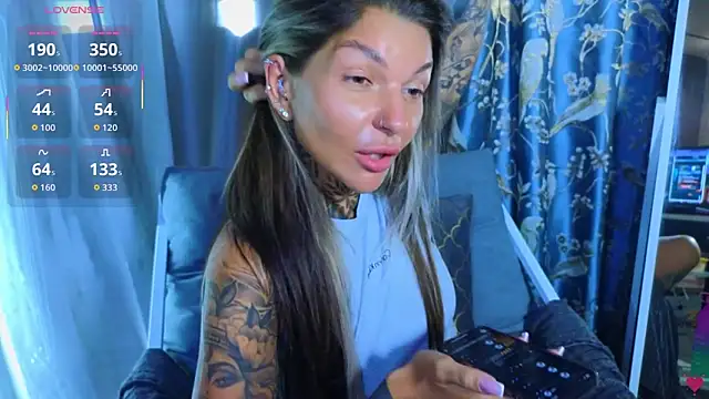 Snapshot of tattooedBabyy chatting on October 25, 2025, 10:36 am tattooedBabyy online show from October 25, 2025, 10:36 am