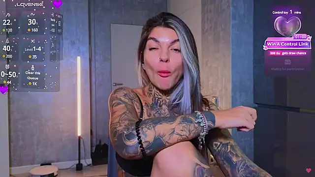 Snapshot of tattooedBabyy chatting on February 8, 2025, 1:22 pm tattooedBabyy online show from February 8, 2025, 1:22 pm