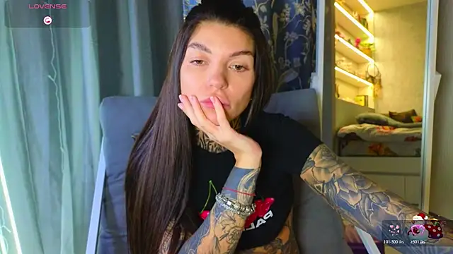 Snapshot of tattooedBabyy chatting on February 23, 2026, 11:00 am tattooedBabyy online show from February 23, 2026, 11:00 am