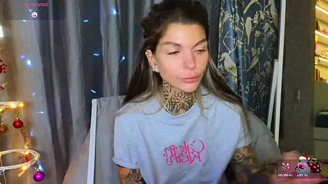 Snapshot of tattooedBabyy chatting on January 12, 2026, 11:06 am tattooedBabyy online show from January 12, 2026, 11:06 am