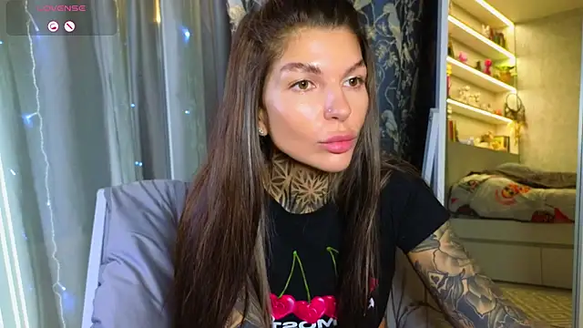 Snapshot of tattooedBabyy chatting on January 18, 2026, 9:35 am tattooedBabyy online show from January 18, 2026, 9:35 am