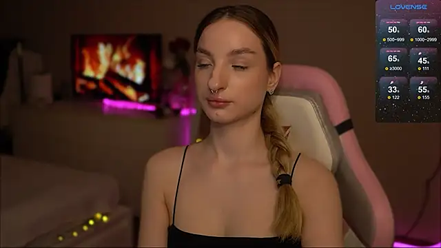 Snapshot of Lexy_kiky chatting on March 7, 2025, 11:05 pm Lexy kiky online show from March 7, 2025, 11:05 pm