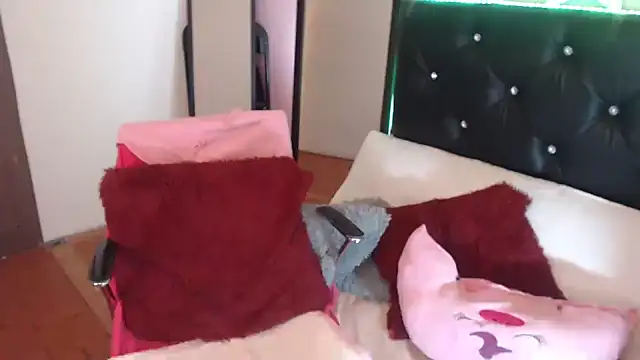 camila delarosa online show from October 11, 2025, 9:32 am