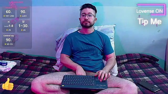 Snapshot of teddy_foster chatting on February 20, 2026, 1:24 pm teddy foster online show from February 20, 2026, 1:24 pm