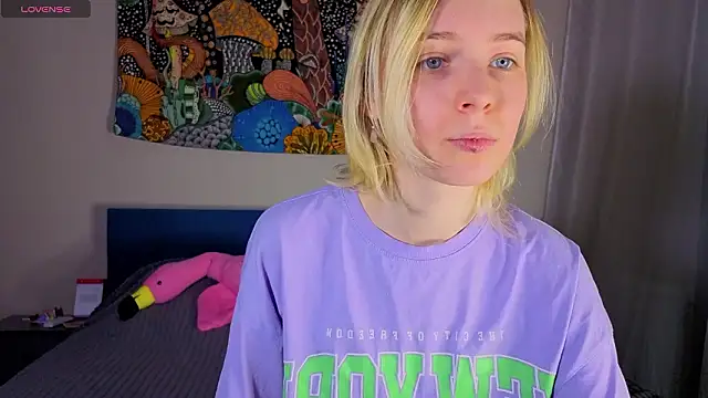 Crayzy Luv online show from March 22, 2026, 8:10 pm