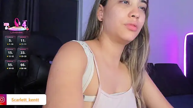 ScarlettAndClark online show from April 9, 2026, 6:52 am