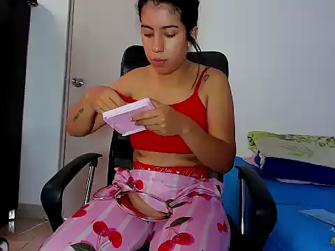 skinnyanai2 online show from January 6, 2026, 3:16 pm