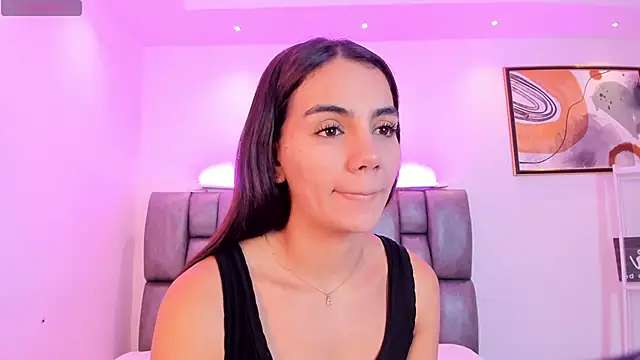 martina mancini online show from November 26, 2025, 12:49 pm