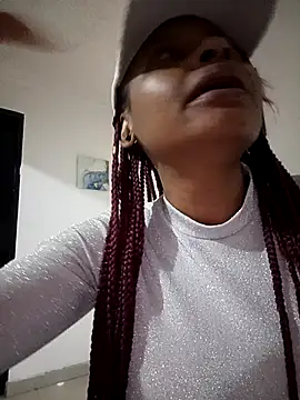 Snapshot of Dominik_girl chatting on March 18, 2025, 2:29 am Dominik girl online show from March 18, 2025, 2:29 am