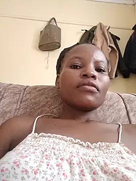 petite babe online show from February 16, 2026, 8:02 am