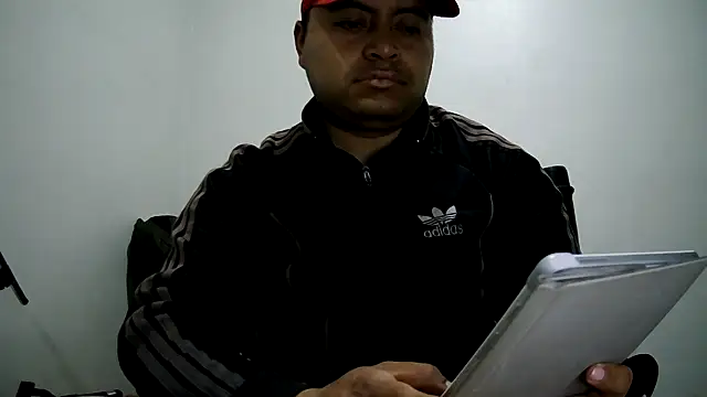 Snapshot of Potro23hotzen chatting on January 7, 2025, 6:56 pm Potro23hotzen online show from January 7, 2025, 6:56 pm