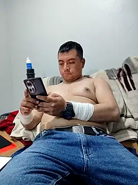 Potro23hotzen online show from April 7, 2026, 1:29 am