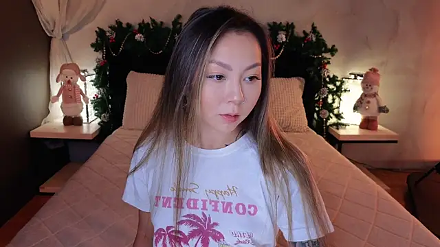 Snapshot of im_casey chatting on December 17, 2025, 6:18 am im casey online show from December 17, 2025, 6:18 am