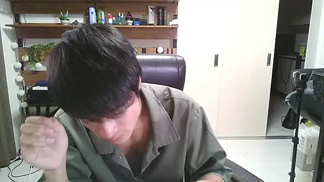 Snapshot of IroManager chatting on September 24, 2025, 1:17 pm IroManager online show from September 24, 2025, 1:17 pm